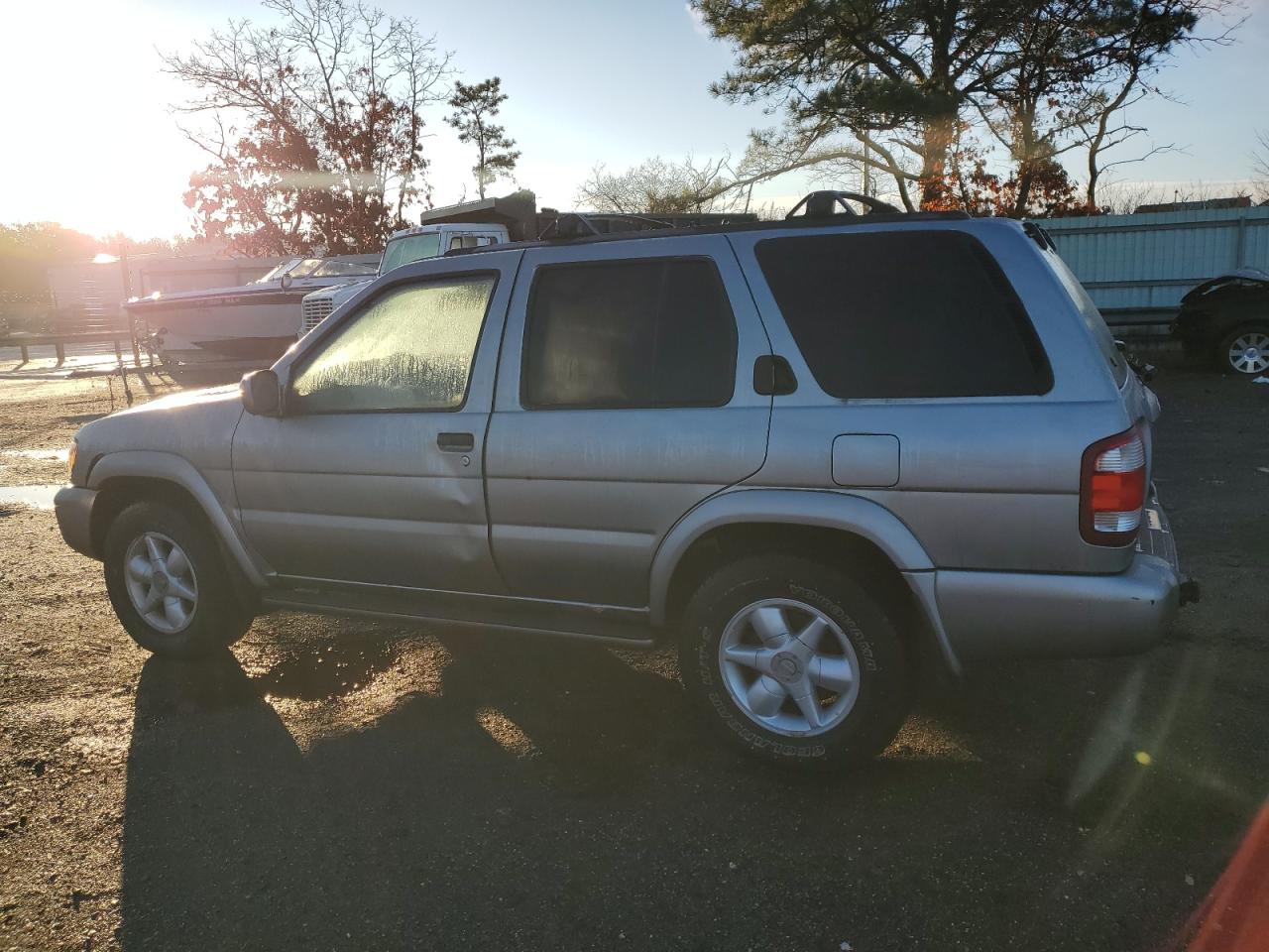 Obraz 2 z 1999 NISSAN PATHFINDER LE 1999 z VIN JN8AR07Y3XW367704