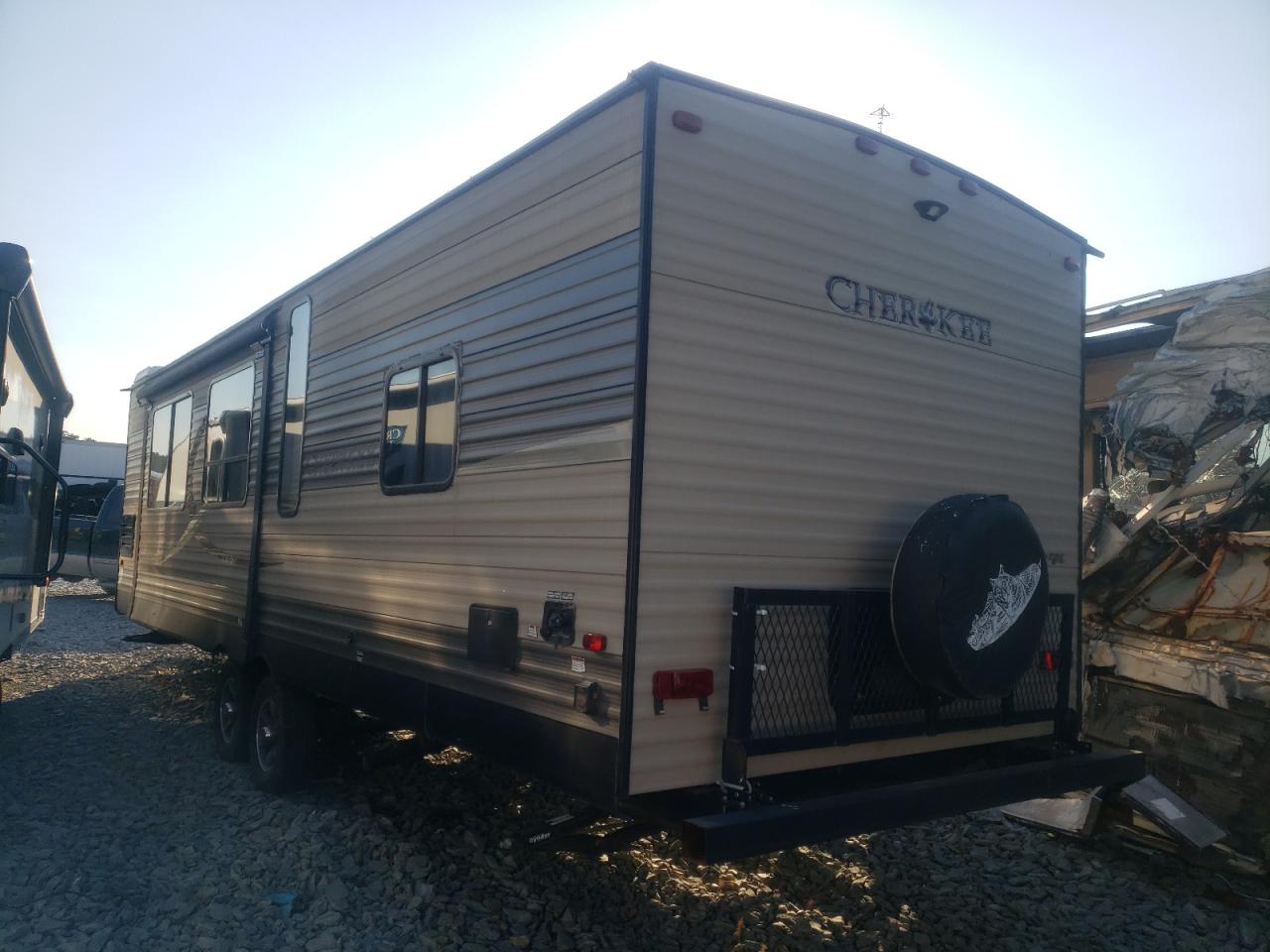 Image 3 of 2016 WILDWOOD CHEROKEE 2016 with VIN 4X4TCKD25GX121288