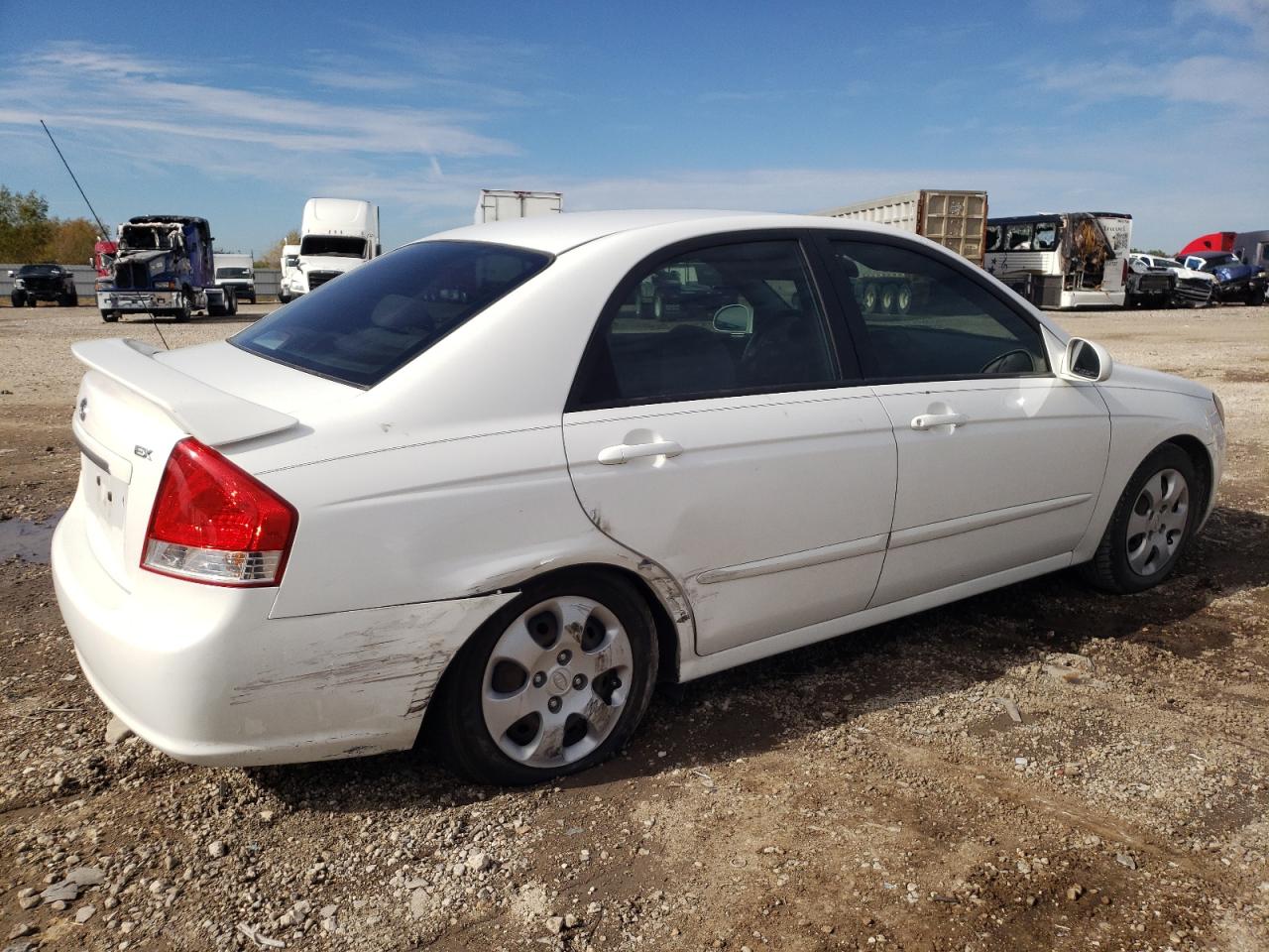 Image 3 of 2007 KIA SPECTRA EX 2007 with VIN KNAFE121575442161