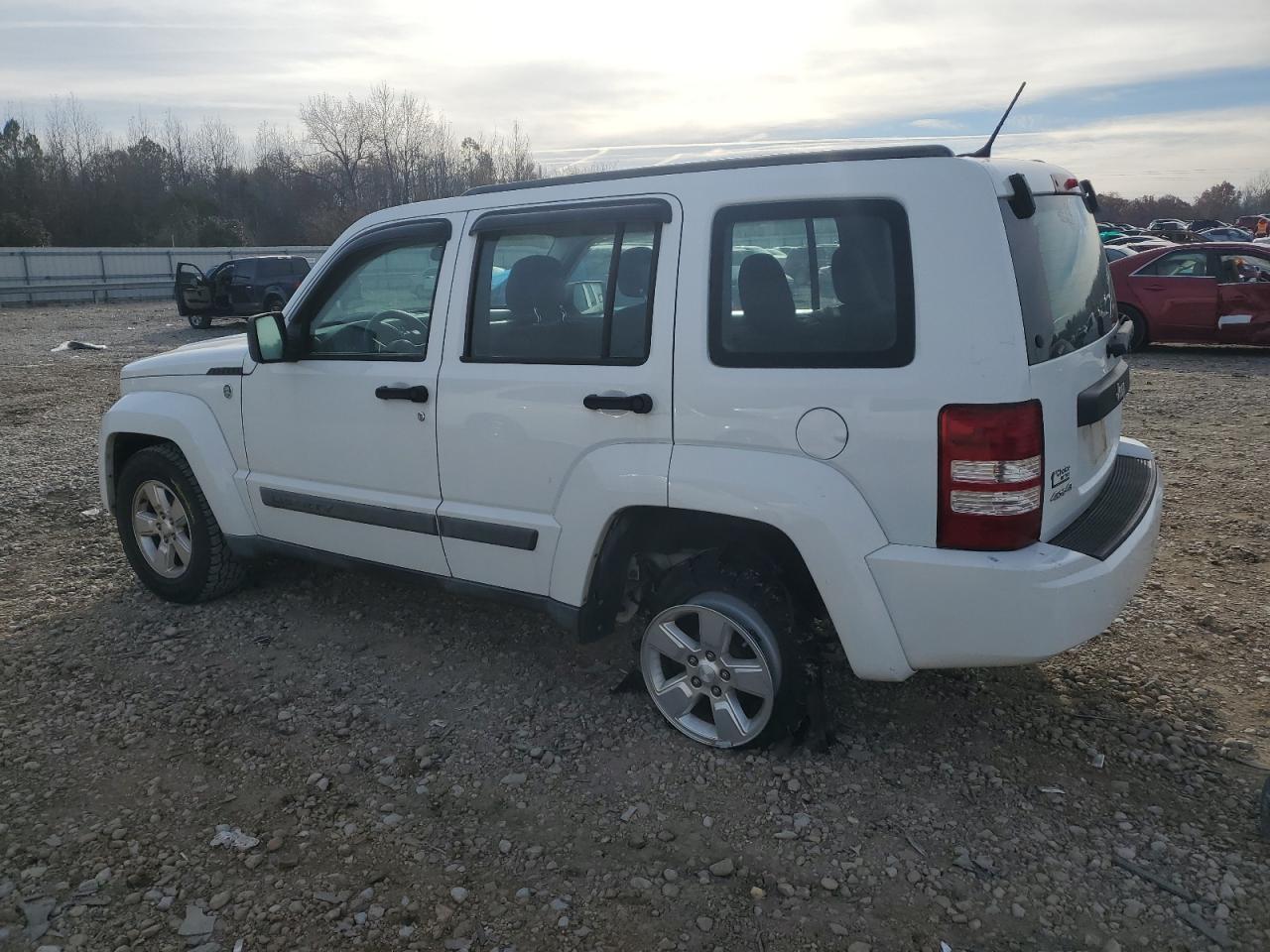 Image 2 of 2011 JEEP LIBERTY SPORT 2011 with VIN 1J4PN2GK2BW586519
