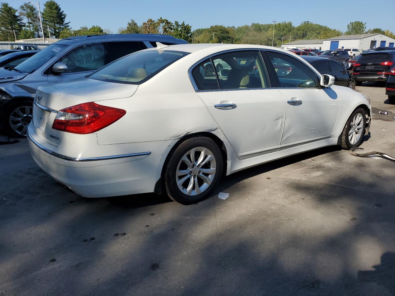 Изображение 3 Hyundai Genesis 3.8L 2013 с VIN KMHGC4DD0DU215284