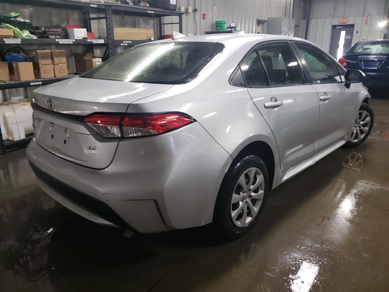 Image 3 of 2020 TOYOTA COROLLA LE 2020 with VIN JTDEPRAE9LJ014283