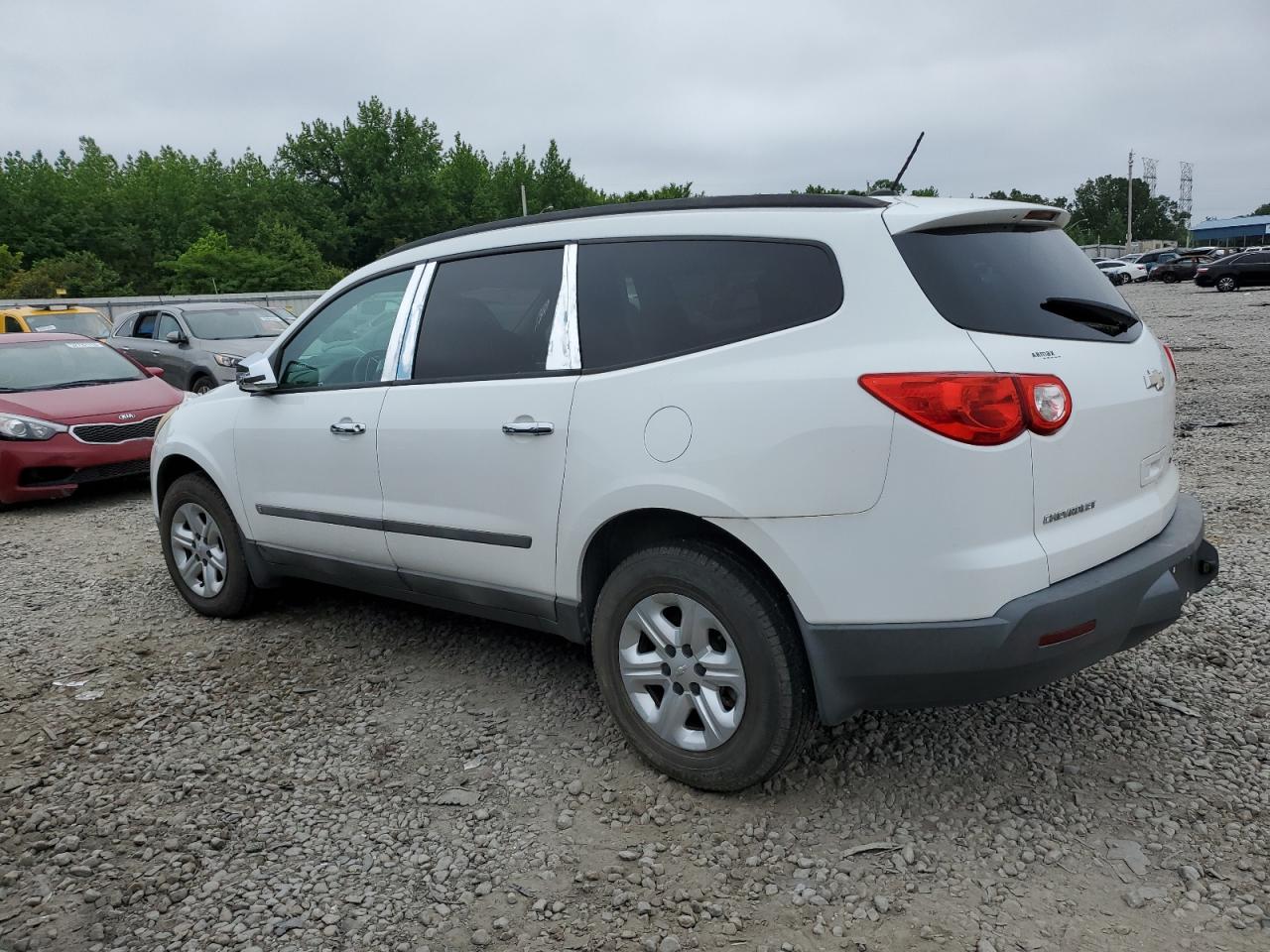 Image 2 of 2009 CHEVROLET TRAVERSE LS 2009 with VIN 1GNER13DX9S164803