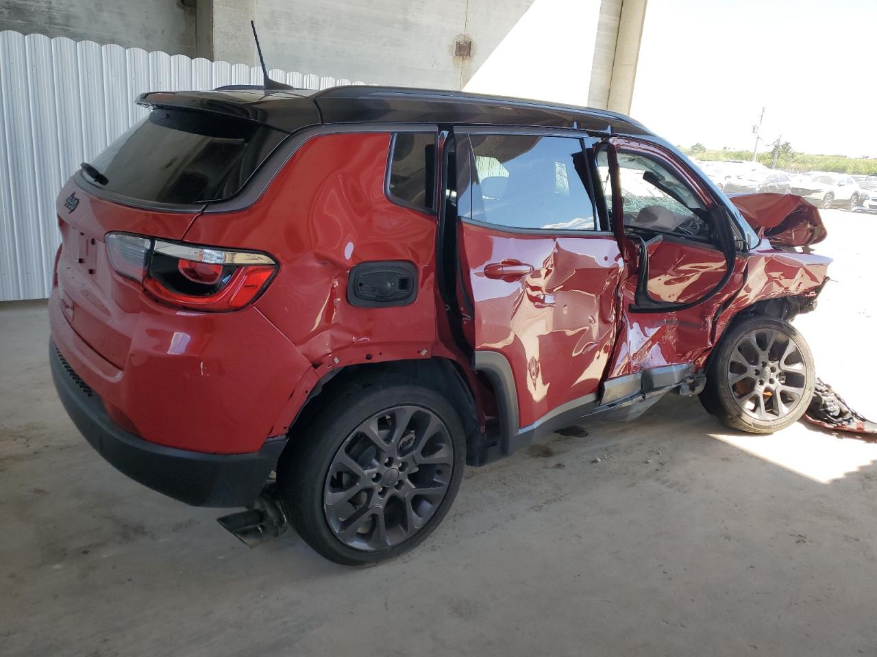 Изображение 3 2020 JEEP COMPASS LIMITED 2020 с VIN 3C4NJDCB0LT234301