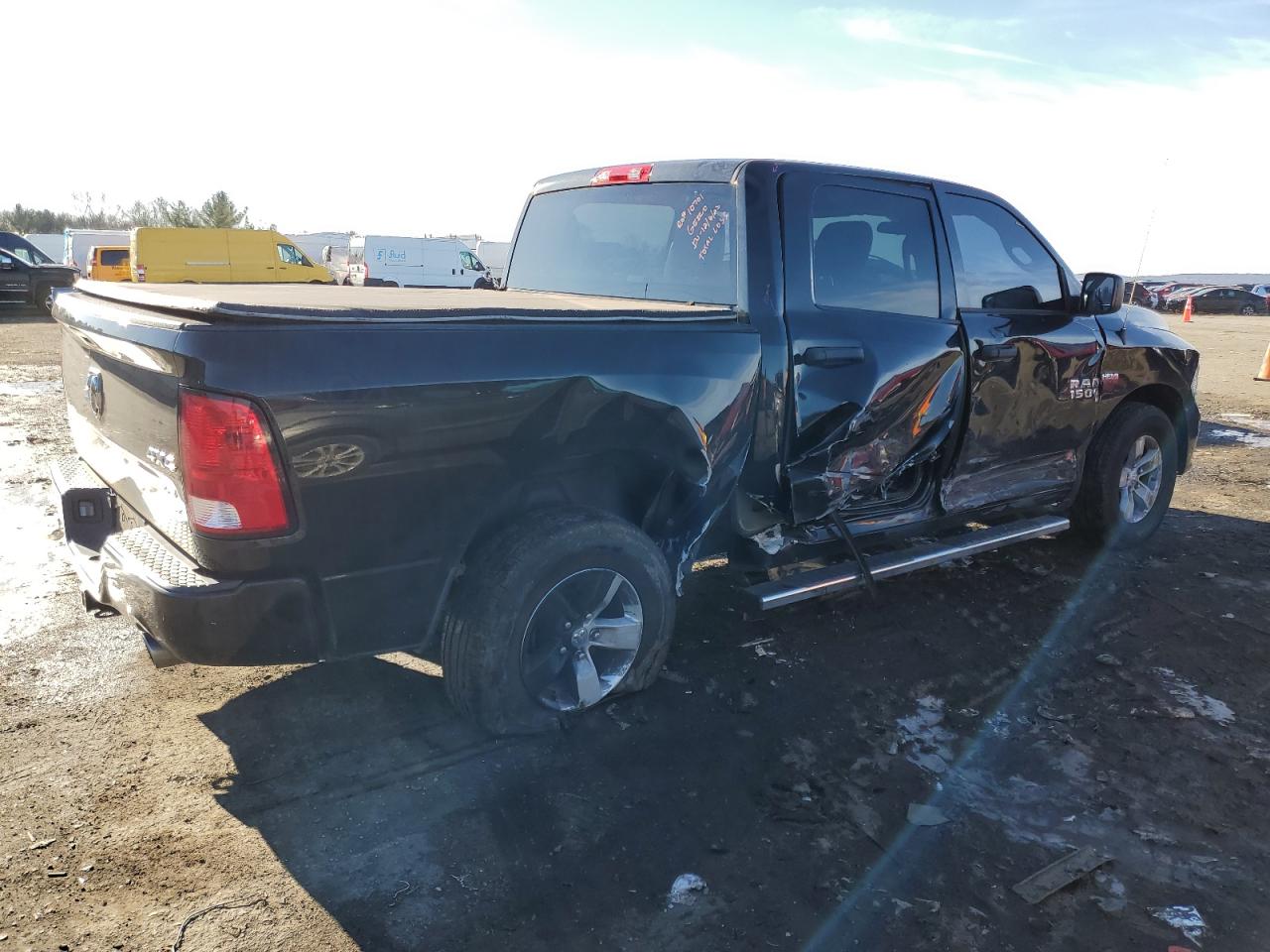 Изображение 3 2017 RAM 1500 ST 2017 с VIN 3C6RR7KT5HG793923