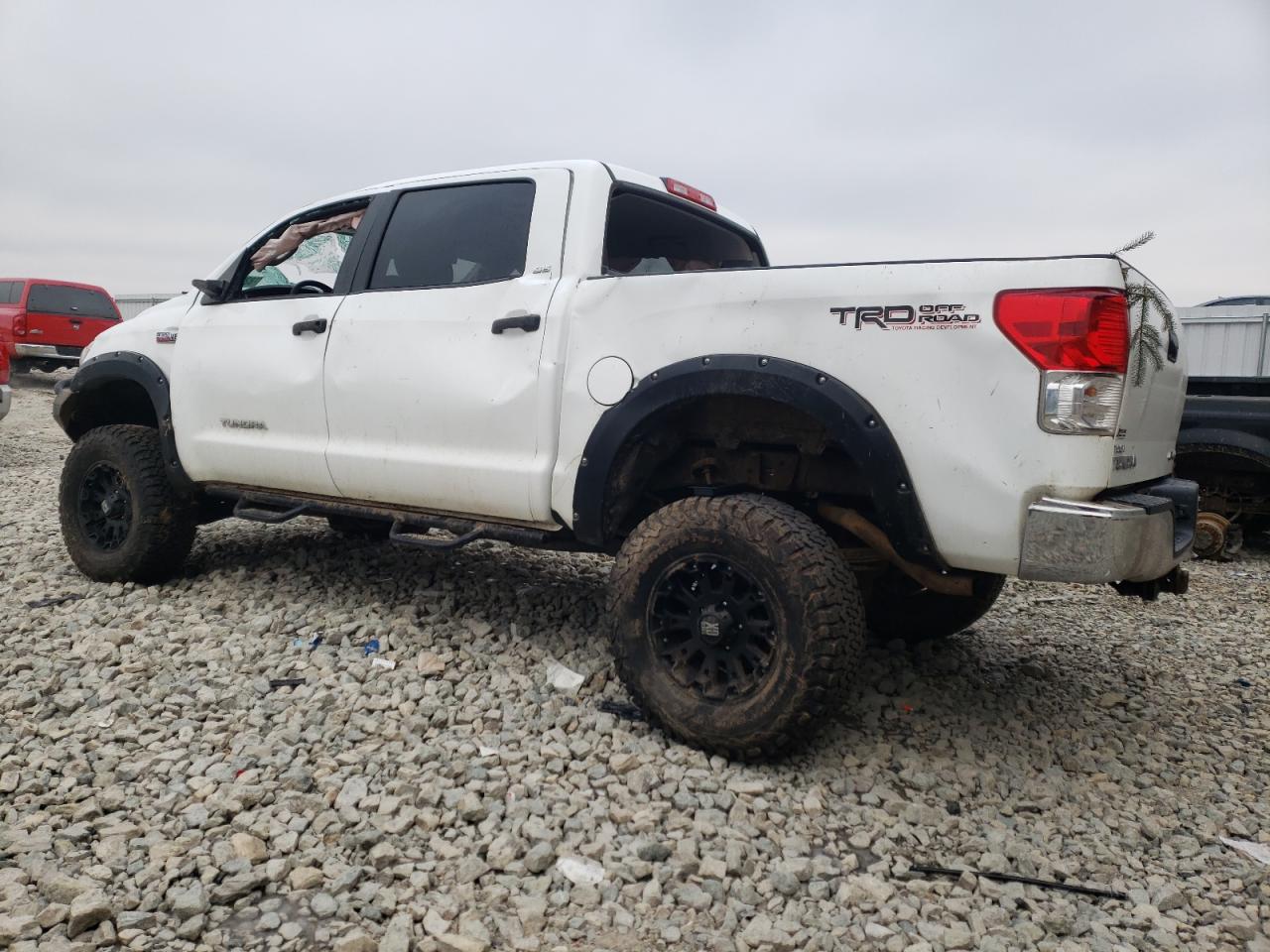 Image 2 of 2013 TOYOTA TUNDRA CREWMAX SR5 2013 with VIN 5TFDW5F12DX280224