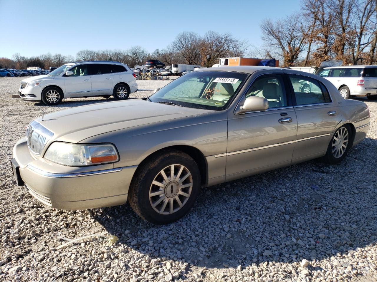 Image 1 of 2007 LINCOLN TOWN CAR SIGNATURE 2007 with VIN 1LNHM81V97Y625567