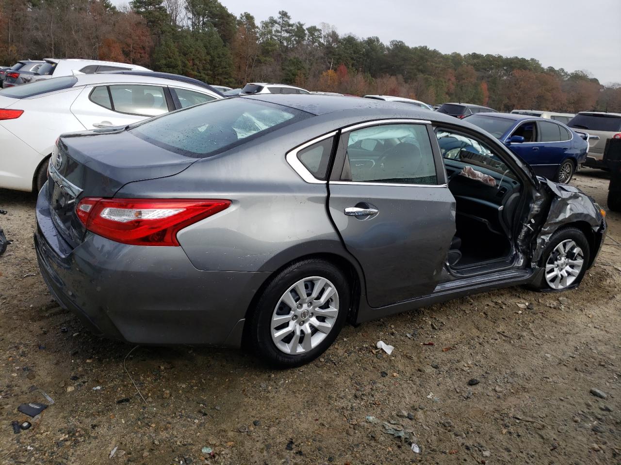Image 3 of 2017 NISSAN ALTIMA 2.5 2017 with VIN 1N4AL3AP2HC484276