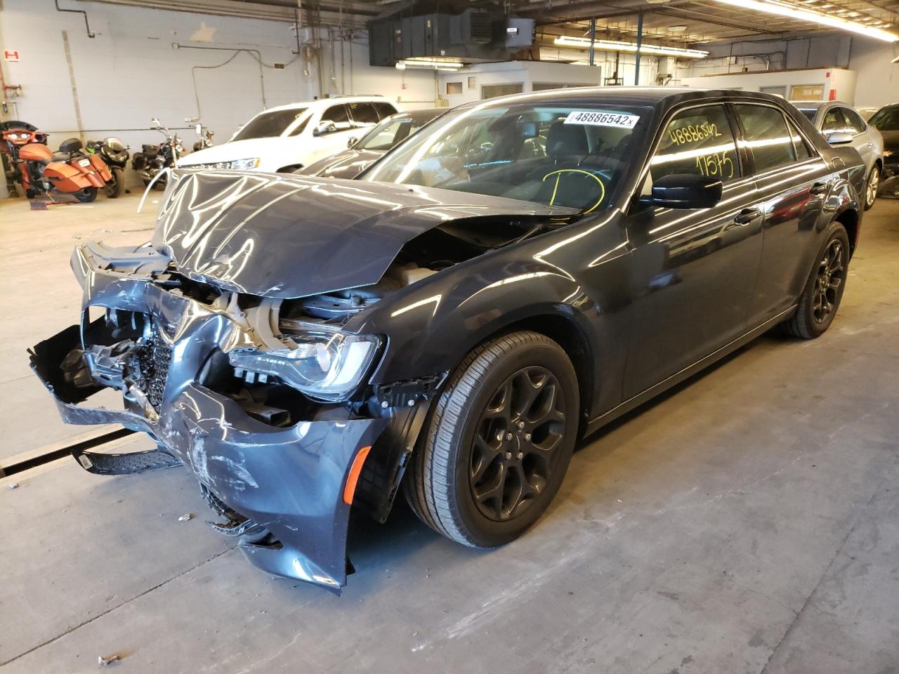 Obraz 2 z 2019 CHRYSLER 300 TOURING 2019 z VIN 2C3CCARG2KH511612