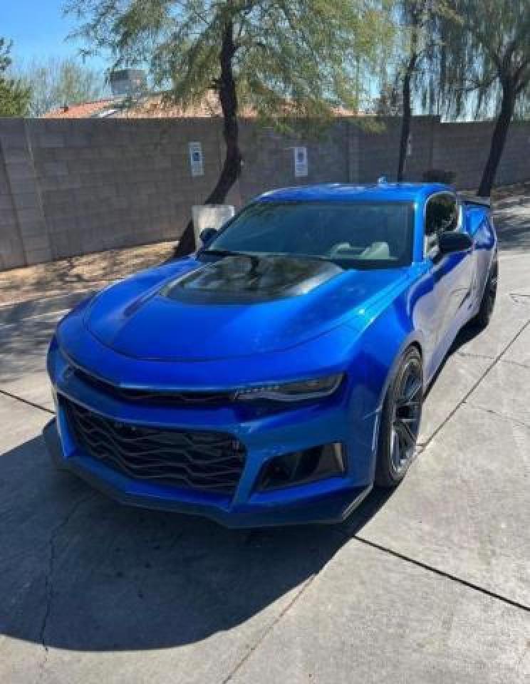 Изображение 2 2018 CHEVROLET CAMARO SS 2018 с VIN 1G1FE1R73J0118359