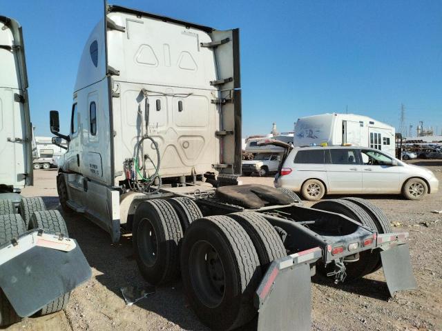 Image 3 of 2018 FREIGHTLINER CASCADIA 126 2018 with VIN 3AKJHHDR6JSJY9934