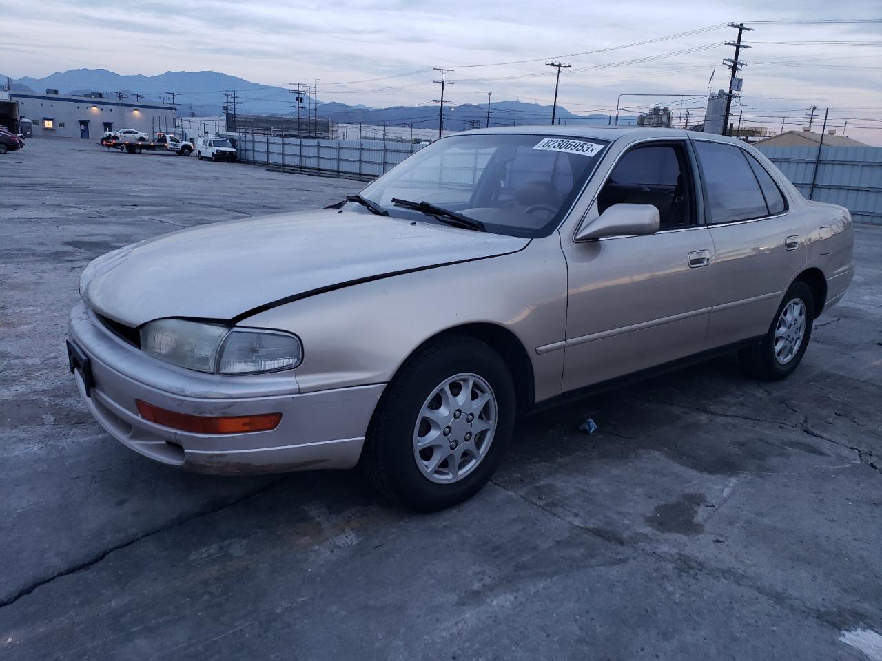 Image 1 of 1994 TOYOTA CAMRY XLE 1994 with VIN JT2SK13E2R0222013
