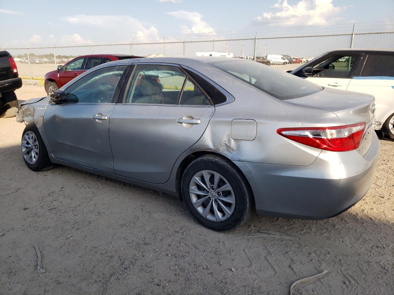 Image 2 of 2016 TOYOTA CAMRY HYBRID 2016 with VIN 4T1BD1FK2GU188255