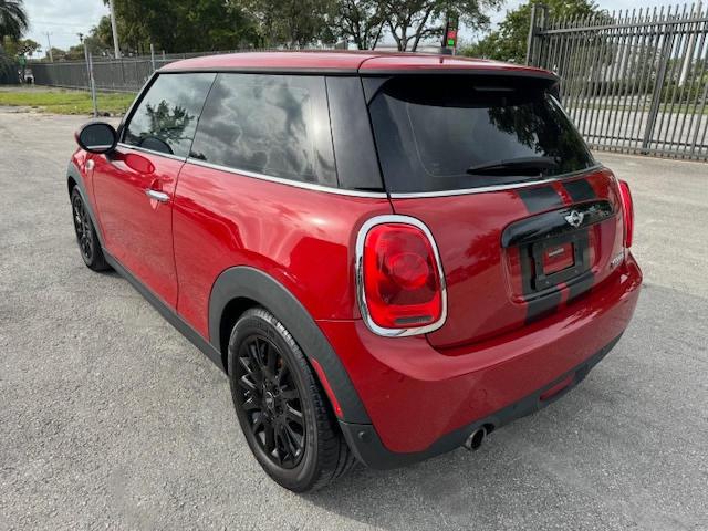 Obraz 2 z 2018 MINI COOPER  2018 z VIN WMWXP5C50J2G63900