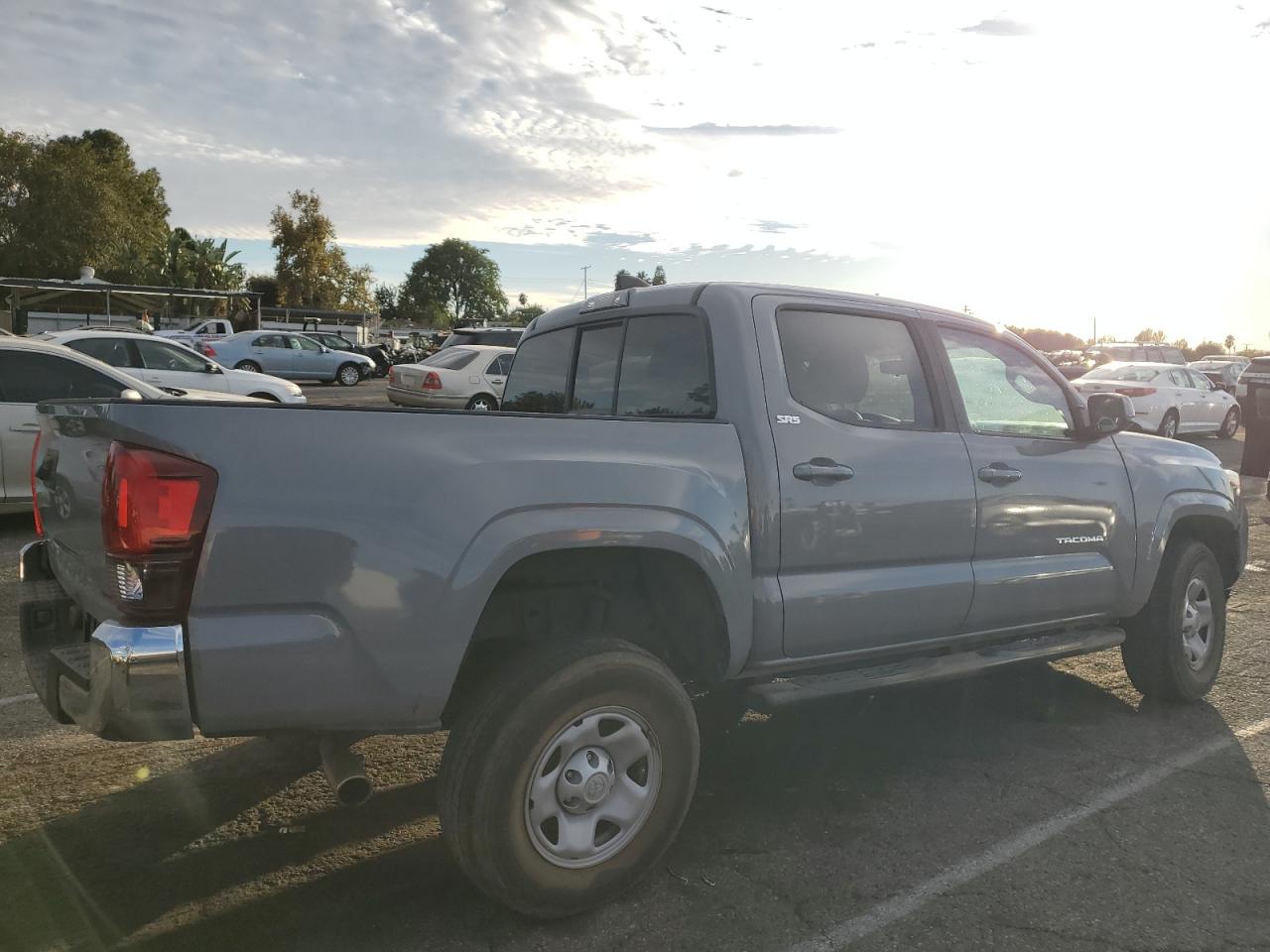 Obraz 3 z 2021 TOYOTA TACOMA DOUBLE CAB 2021 z VIN 3TYAX5GN6MT015320