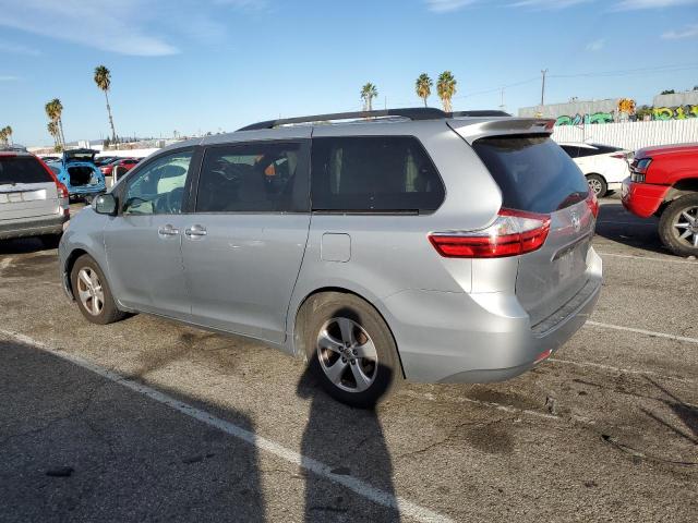 Obraz 2 z 2015 TOYOTA SIENNA LE 2015 z VIN 5TDKK3DCXFS629649