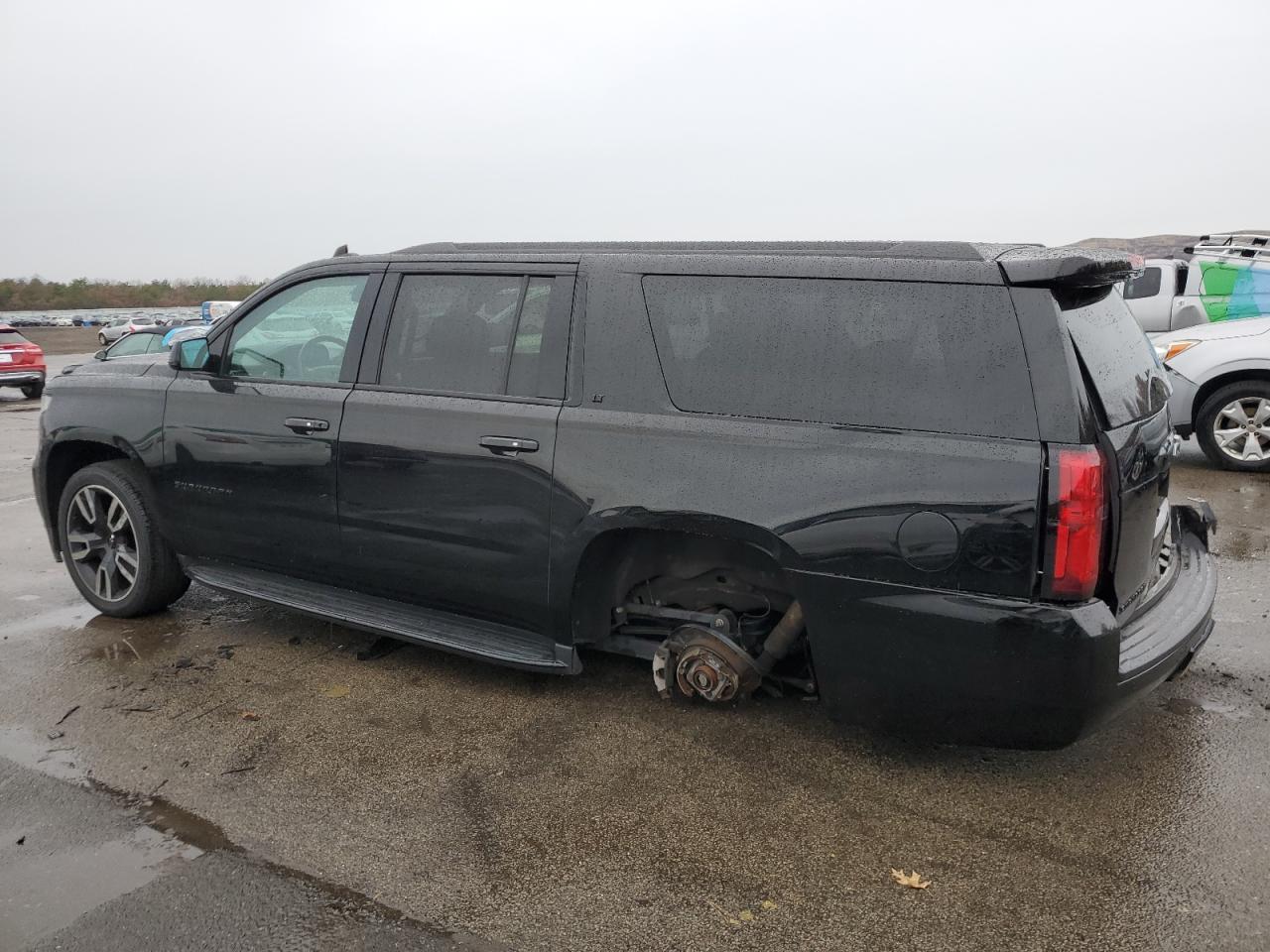 Obraz 2 z 2019 CHEVROLET SUBURBAN K1500 LT 2019 z VIN 1GNSKHKC7KR335870