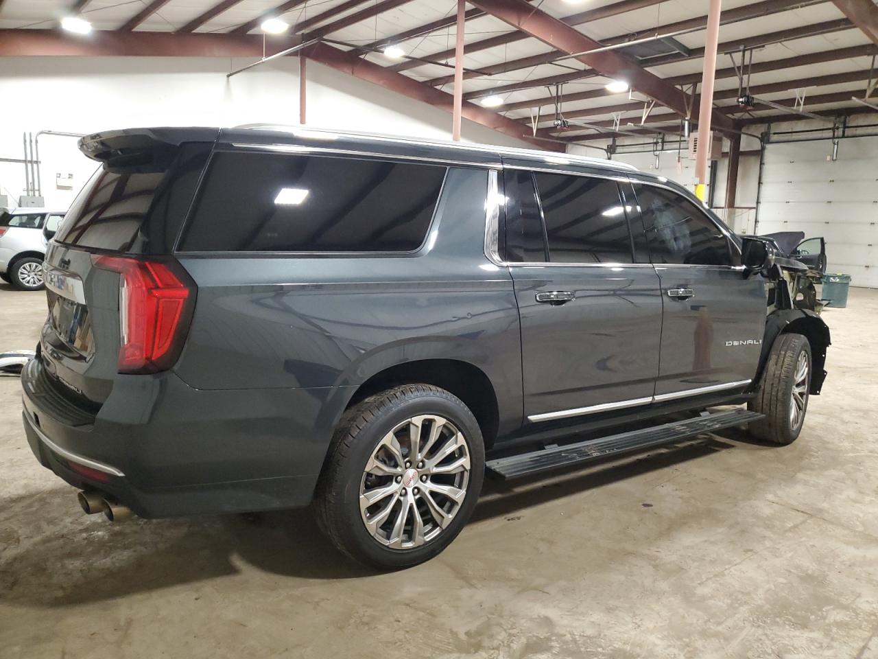 Image 3 of 2021 GMC YUKON XL DENALI 2021 with VIN 1GKS2JKL5MR283744