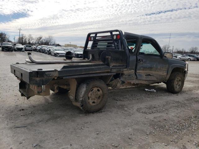 Image 3 of 2002 CHEVROLET SILVERADO K2500 2002 with VIN 1GCGK29UX2Z124446