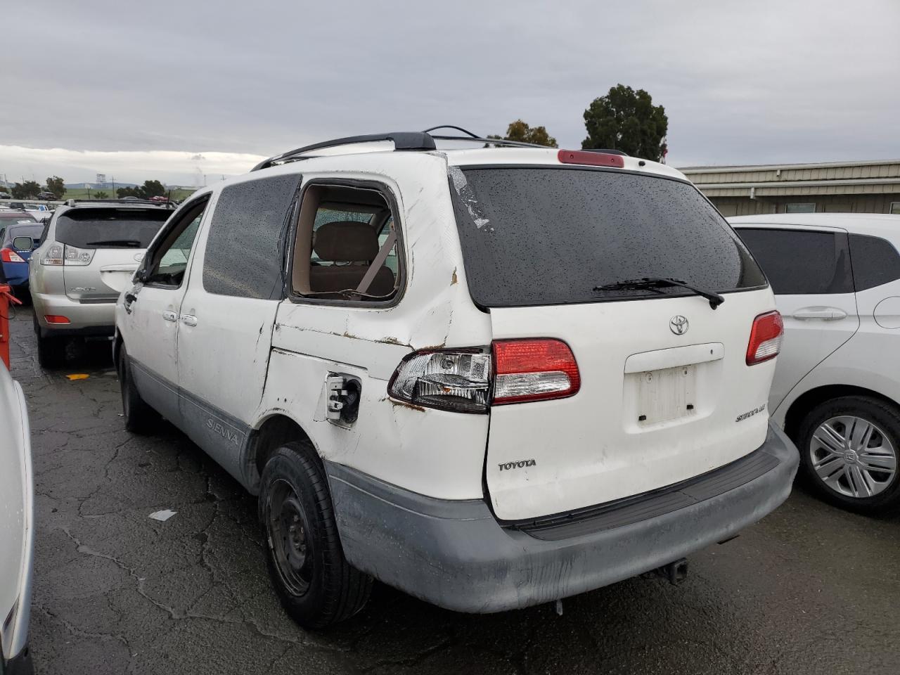 Image 2 of 2001 TOYOTA SIENNA LE 2001 with VIN 4T3ZF13C71U345864