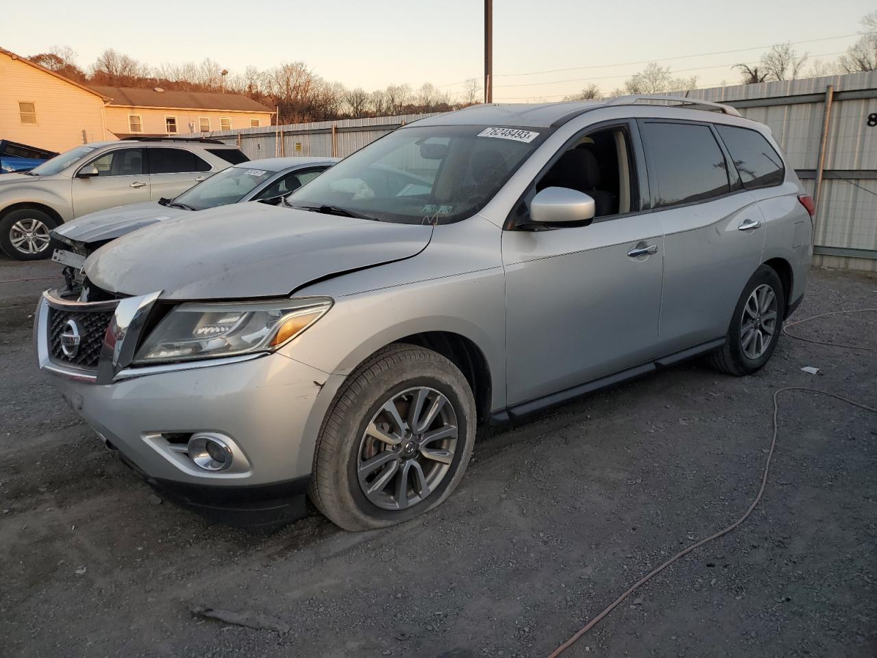 Obraz 1 z 2015 NISSAN PATHFINDER S 2015 z VIN 5N1AR2MMXFC692032