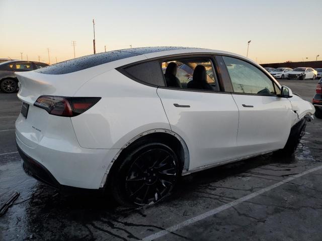 Obraz 3 z 2022 TESLA MODEL Y  2022 z VIN 7SAYGDEE2NF385857