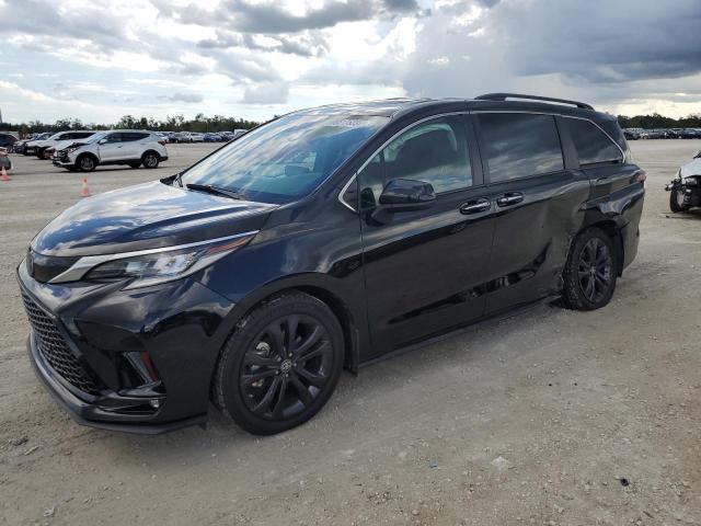 2022 TOYOTA SIENNA XSE 2022 image