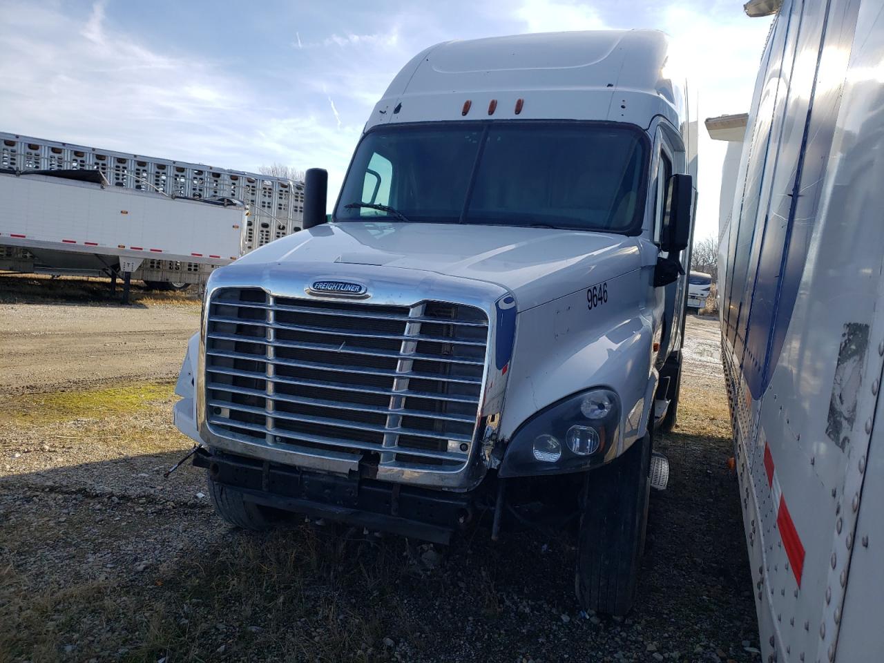 Image 2 of 2017 FREIGHTLINER CASCADIA 125  2017 with VIN 3AKJGLDR9HSHT4267