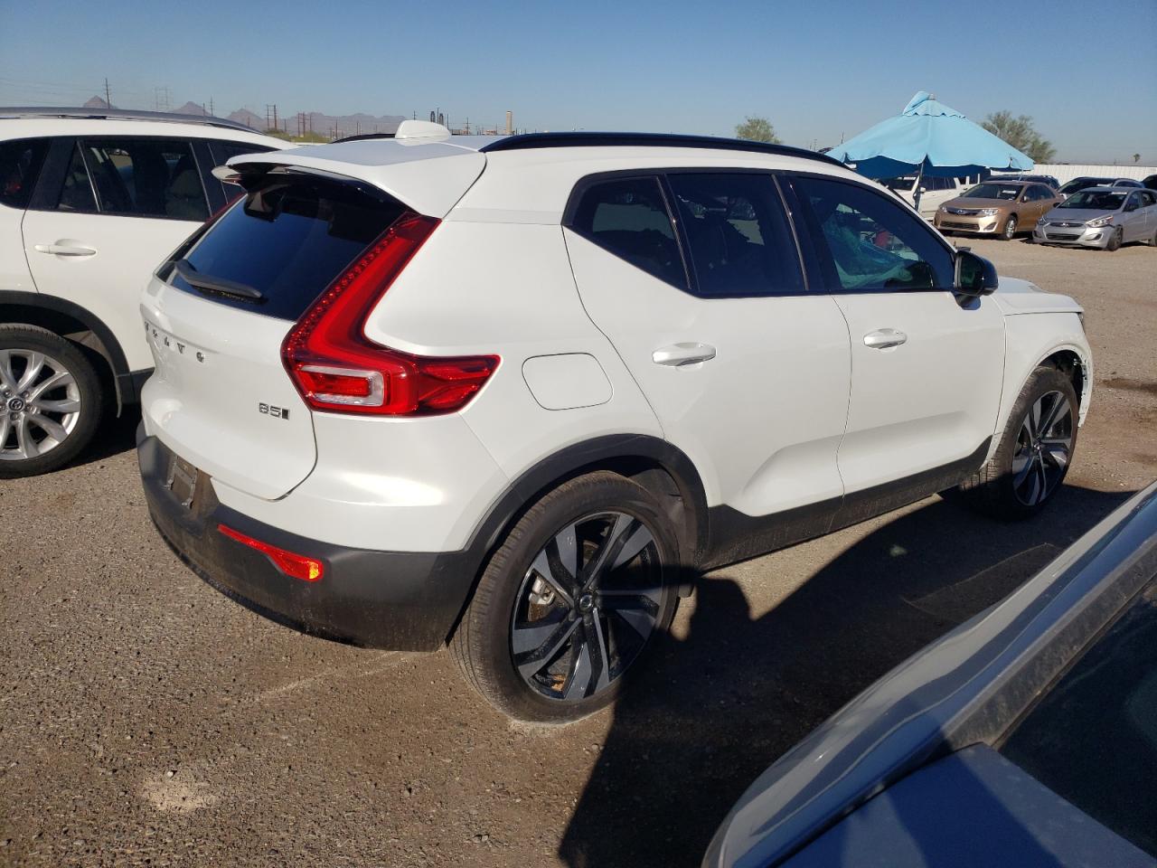 Image 3 of 2023 VOLVO XC40 ULTIMATE 2023 with VIN YV4L12UX0P2020192