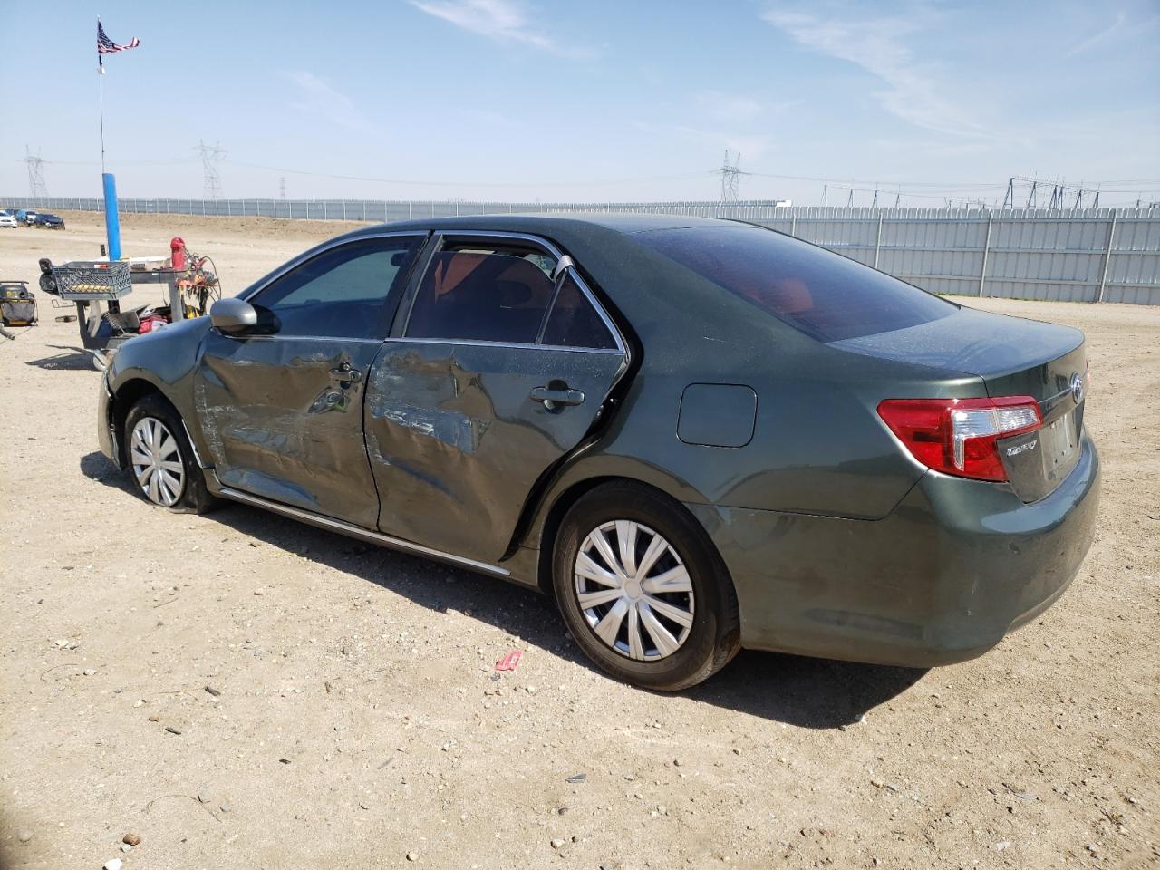 Image 2 of 2012 TOYOTA CAMRY HYBRID 2012 with VIN 4T1BD1FKXCU036640