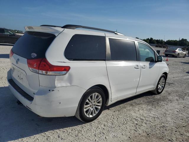 Obraz 3 z 2014 TOYOTA SIENNA XLE 2014 z VIN 5TDYK3DC5ES468149