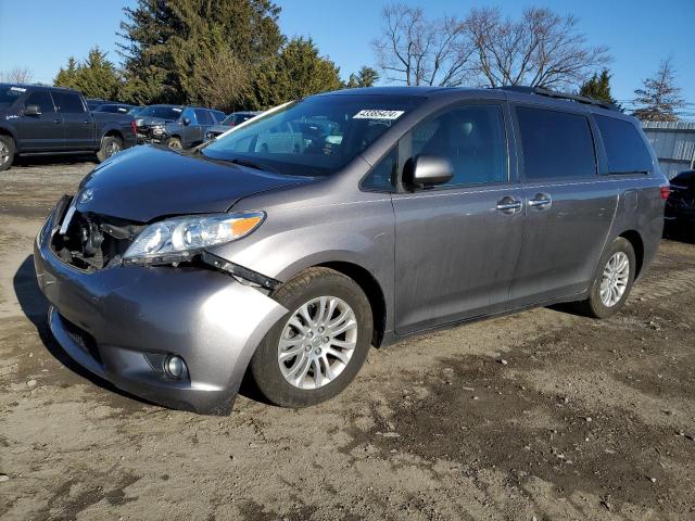 Obraz 1 z 2015 TOYOTA SIENNA XLE 2015 z VIN 5TDYK3DC1FS658581