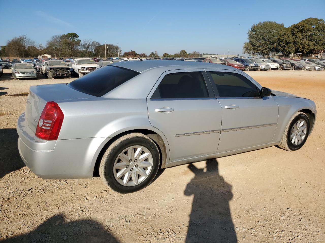 Image 3 of Chrysler 300 Lx 2008 with VIN 2C3KA43R68H155915