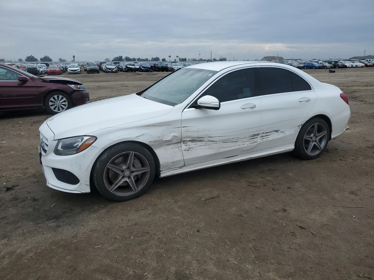 Obraz 1 z 2015 MERCEDES-BENZ C 300 4MATIC 2015 z VIN 55SWF4KB7FU006997