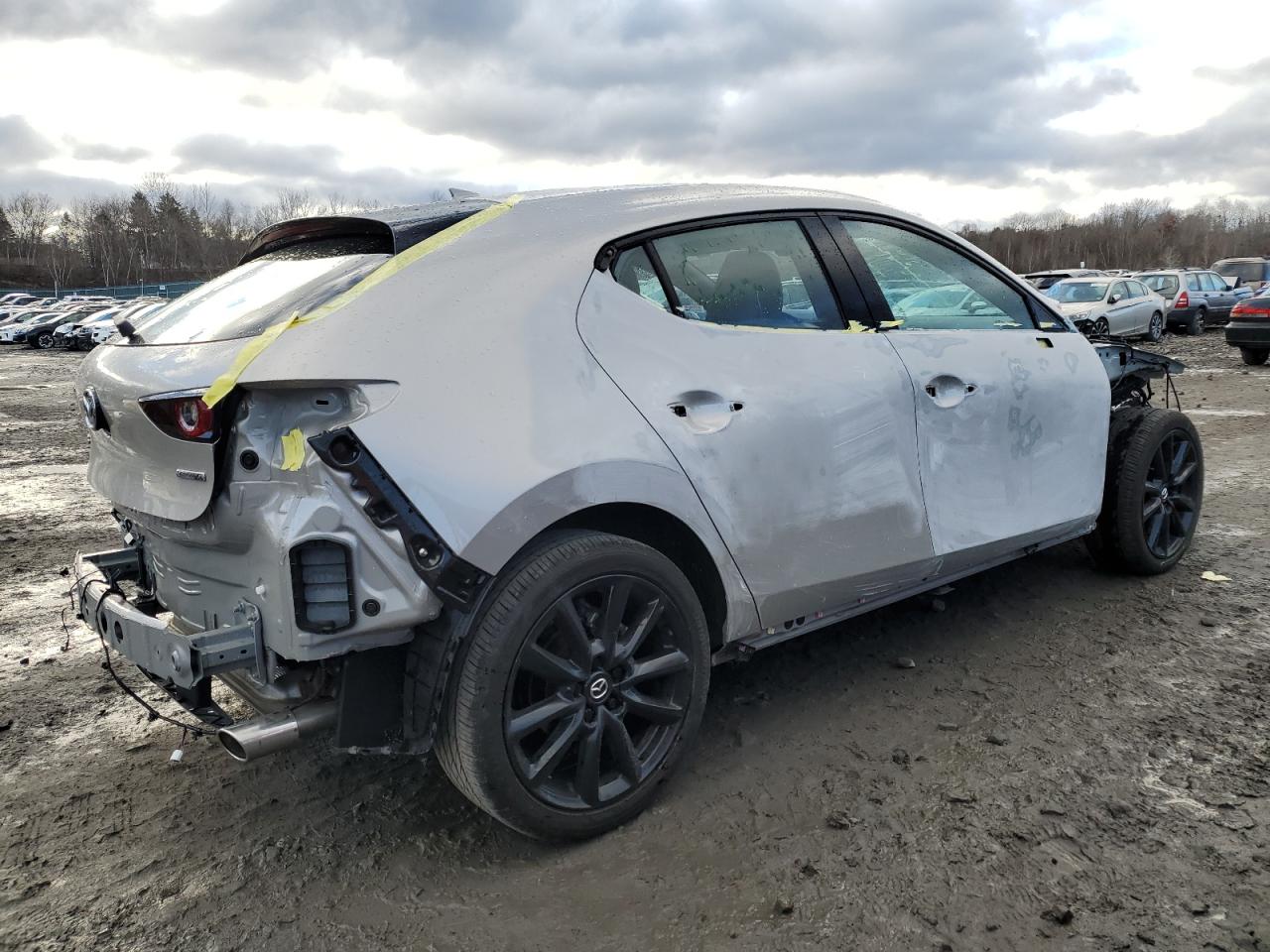 Image 3 of 2023 MAZDA 3 PREMIUM 2023 with VIN JM1BPAMMXP1622245