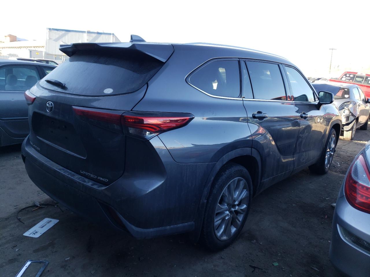 Image 3 of 2022 TOYOTA HIGHLANDER LIMITED 2022 with VIN 5TDDZRBH0NS194113