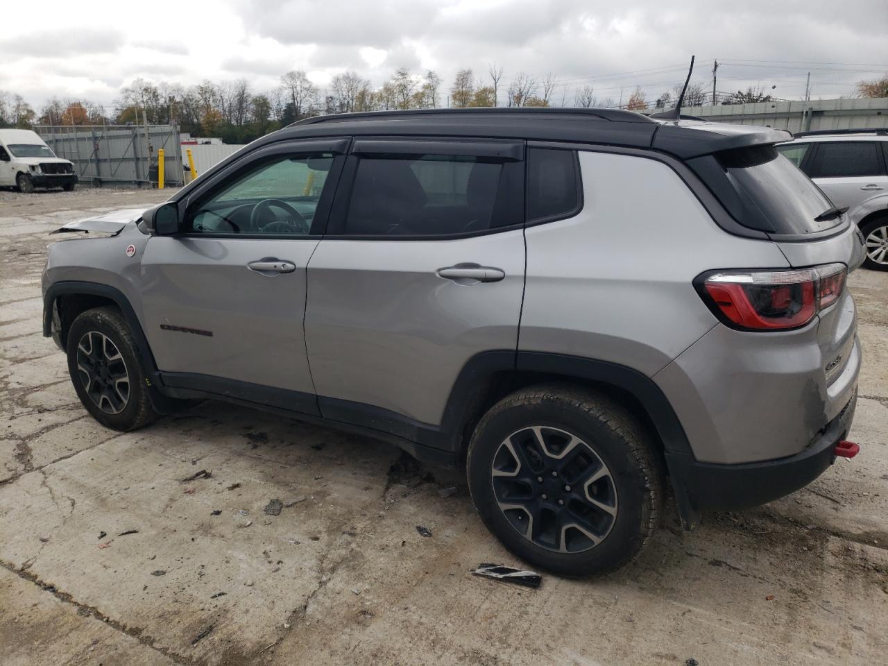 Image 2 of 2019 JEEP COMPASS TRAILHAWK 2019 with VIN 3C4NJDDB1KT674444