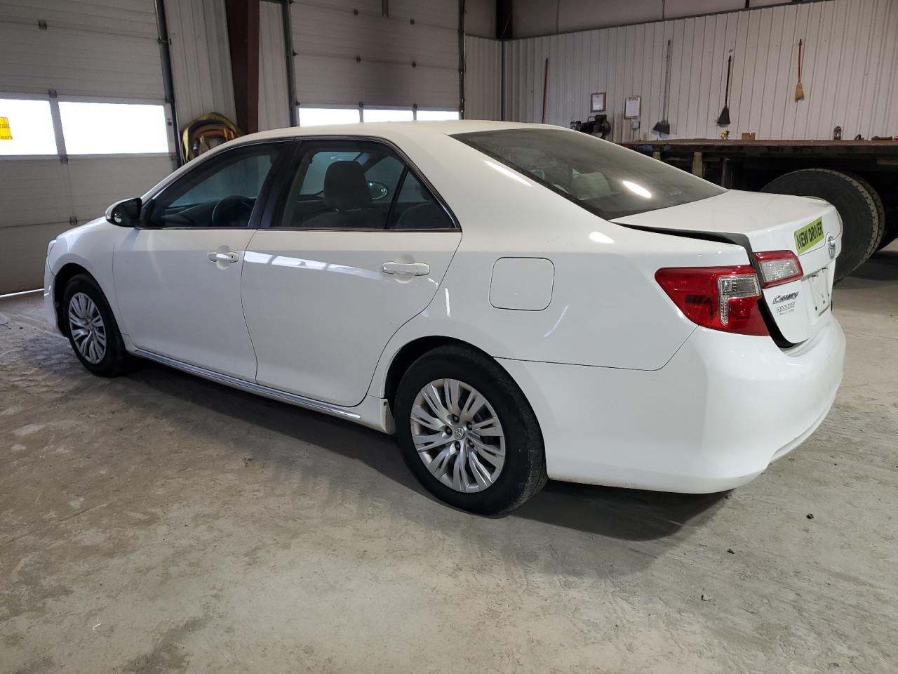 Obraz 2 z 2013 TOYOTA CAMRY L 2013 z VIN 4T4BF1FK2DR281451