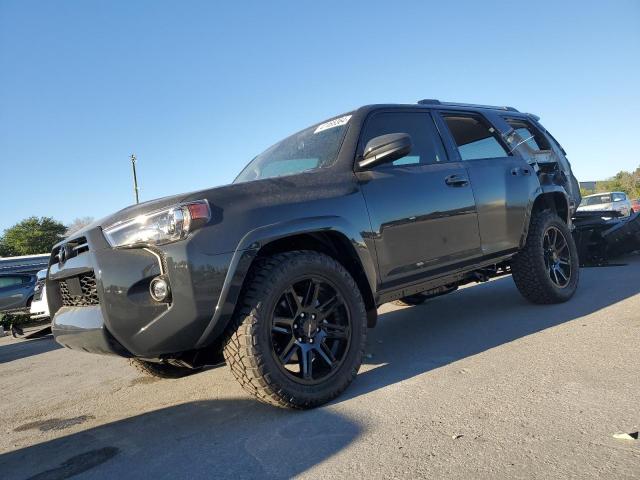 Изображение 1 2024 TOYOTA 4RUNNER SR5 2024 с VIN JTEEU5JR5R5307292