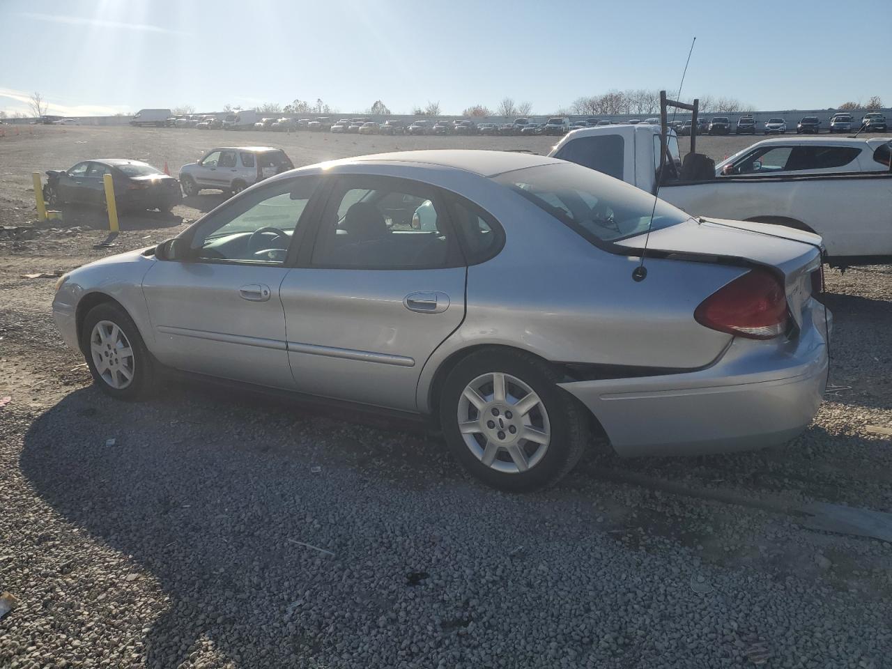 Image 2 of 2006 FORD TAURUS SE 2006 with VIN 1FAFP53U26A199157
