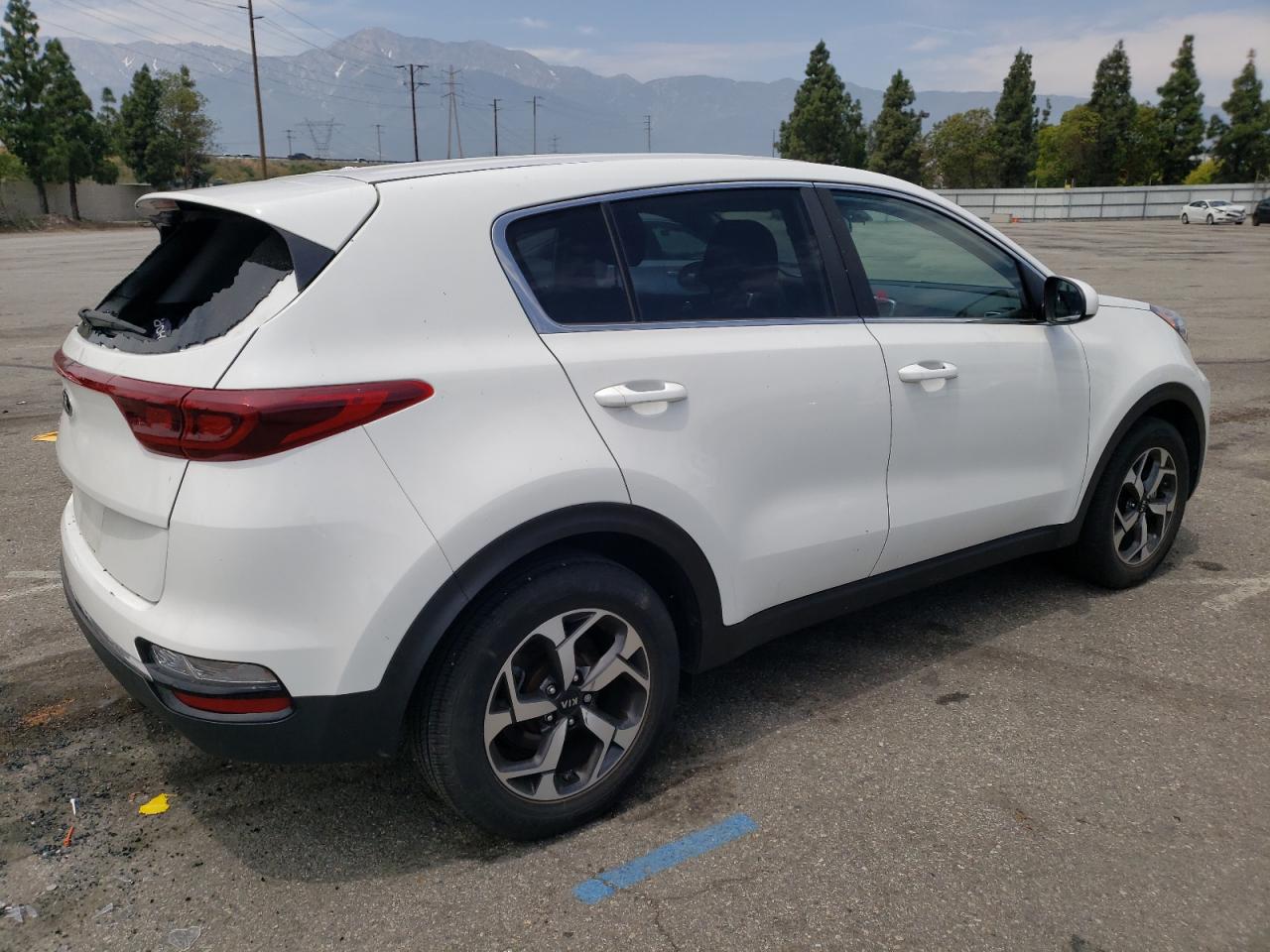 Image 3 of 2020 KIA SPORTAGE LX 2020 with VIN KNDPM3AC1L7726507