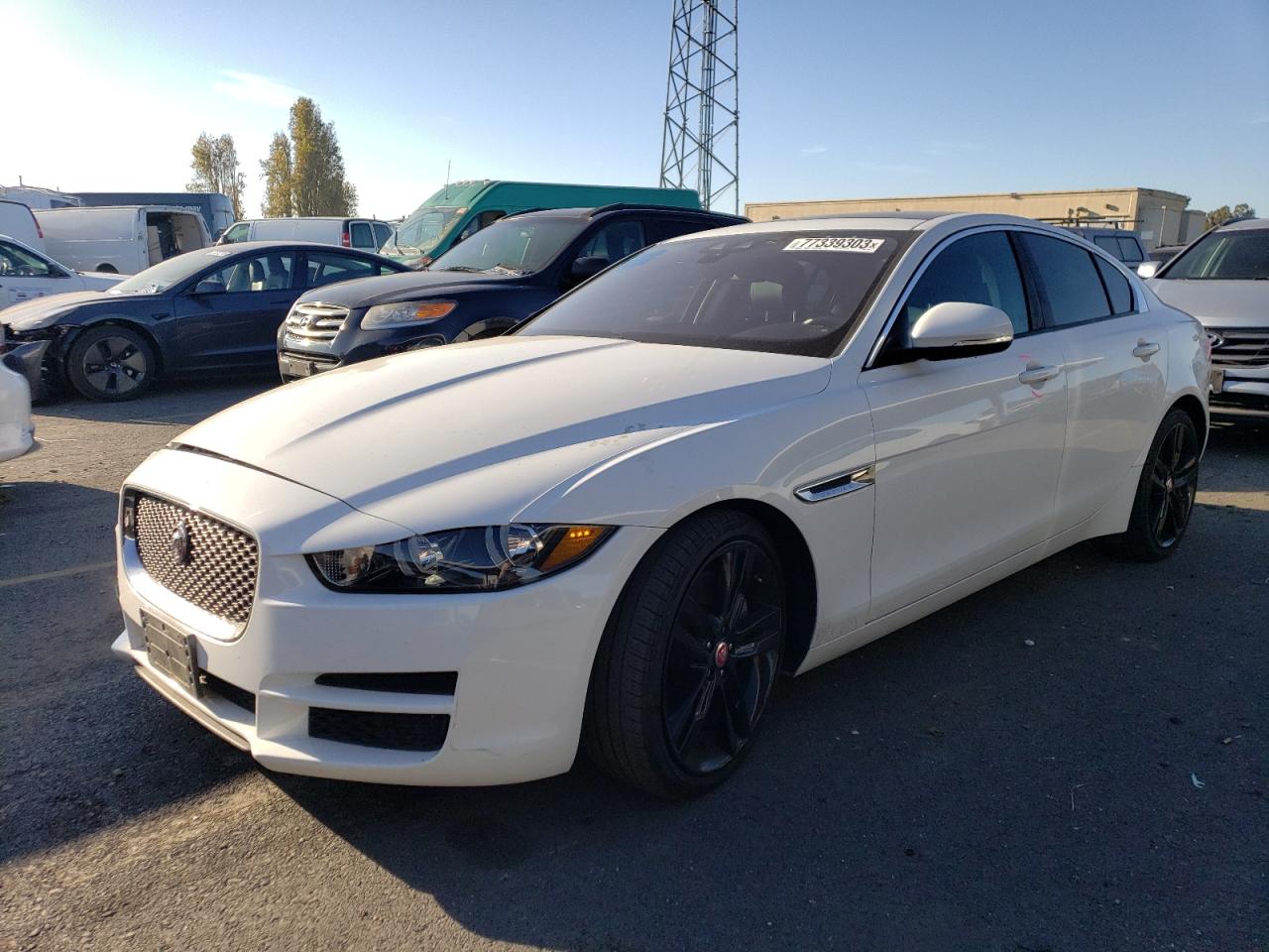 Изображение 1 2017 JAGUAR XE PREMIUM 2017 с VIN SAJAD4BV4HA972085