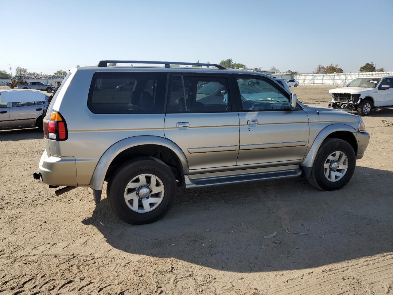 Image 3 of 2001 MITSUBISHI MONTERO SPORT LIMITED 2001 with VIN JA4LS41R31P044895