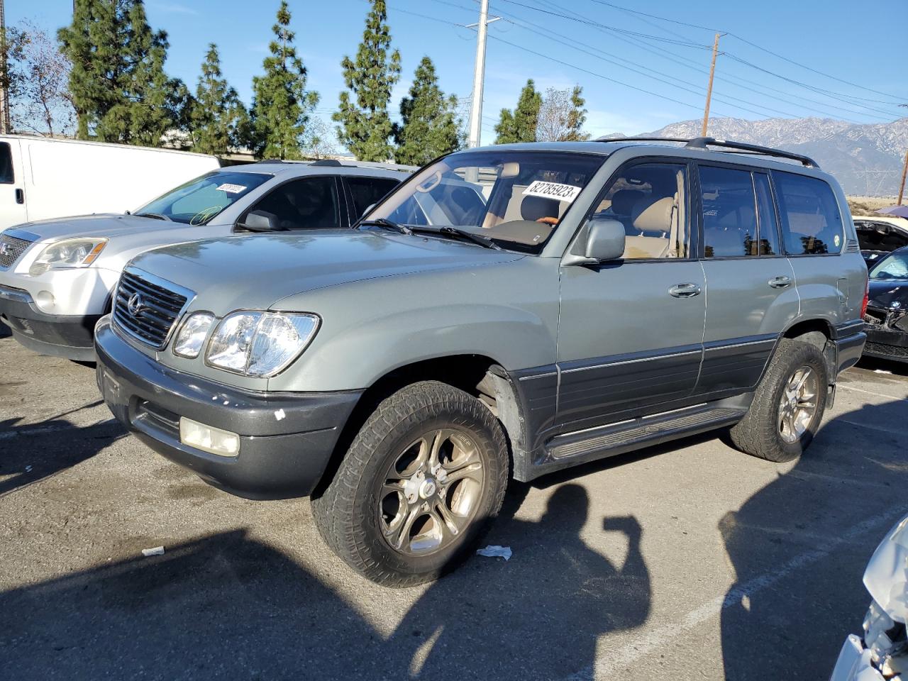 Obraz 1 z 2001 LEXUS LX 470 2001 z VIN JTJHT00WX13506382