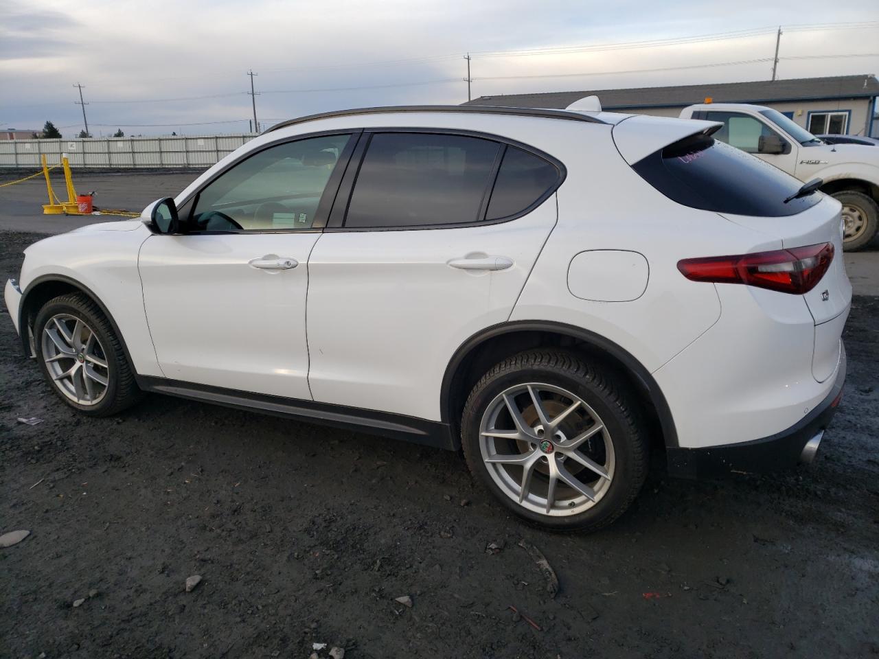 Obraz 2 z 2018 ALFA ROMEO STELVIO SPORT 2018 z VIN ZASFAKPN4J7B70219