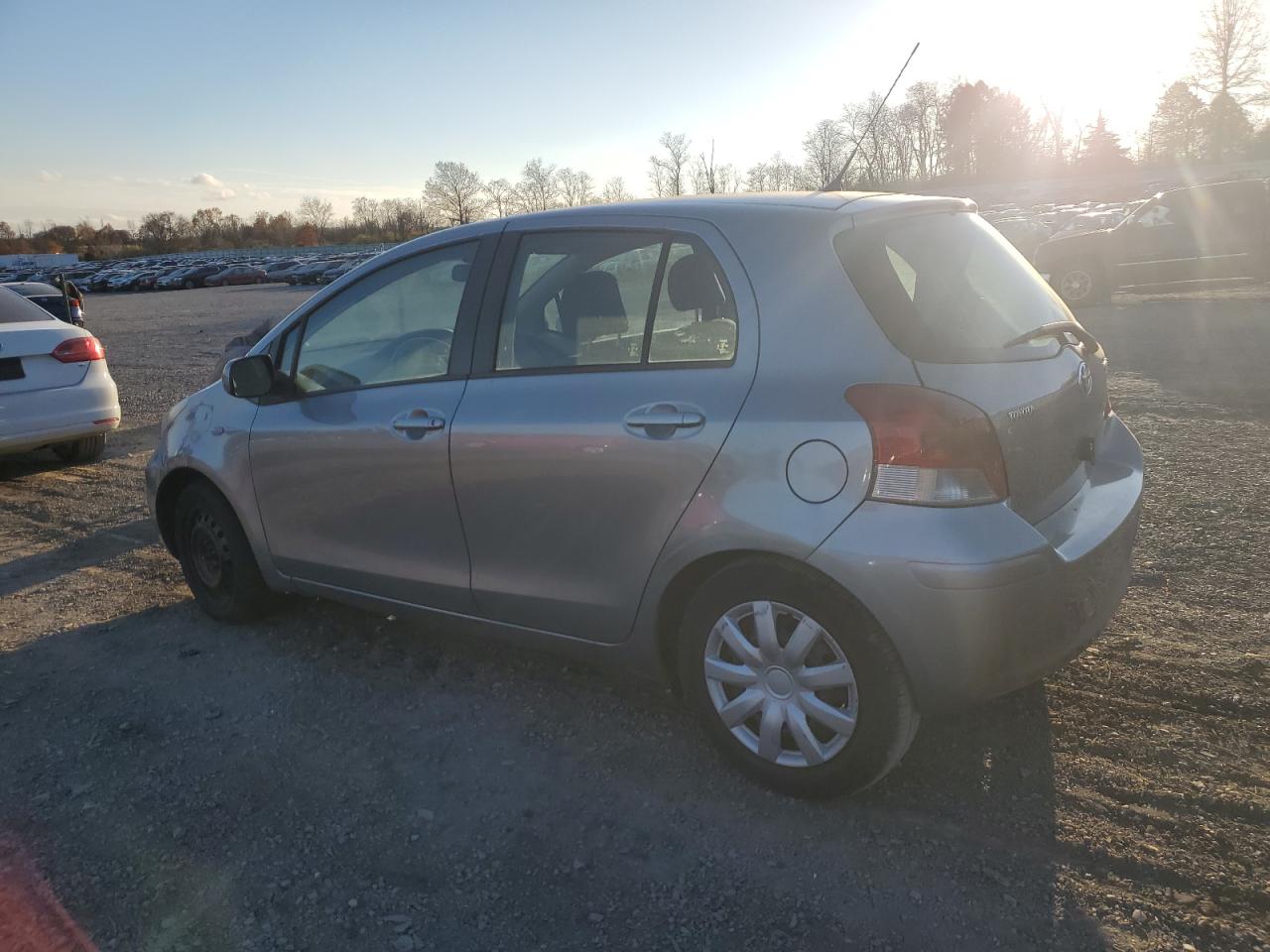Image 2 of 2010 TOYOTA YARIS  2010 with VIN JTDKT4K32A5321556
