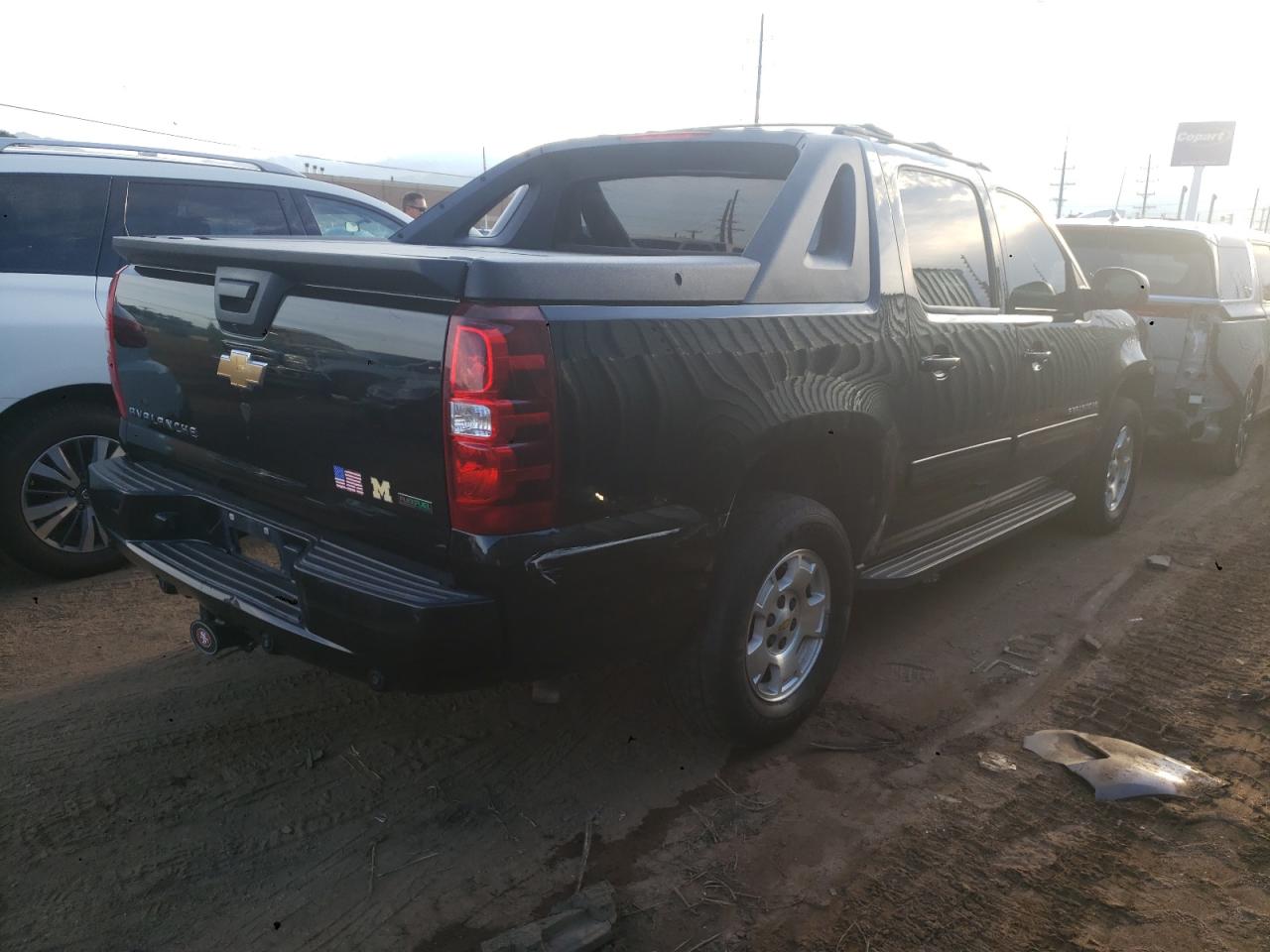 Изображение 3 2011 CHEVROLET AVALANCHE LS 2011 с VIN 3GNTKEE38BG402216