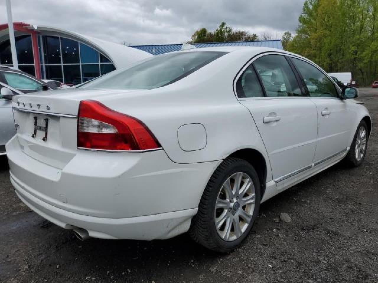 Image 3 of 2011 VOLVO S80 3.2 2011 with VIN YV1940AS4B1139941