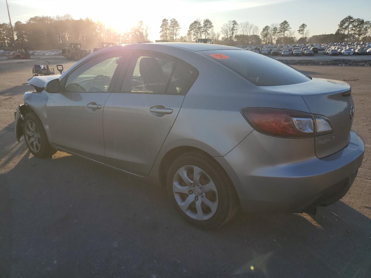 Изображение 2 2011 MAZDA 3 I 2011 с VIN JM1BL1UG3B1476415