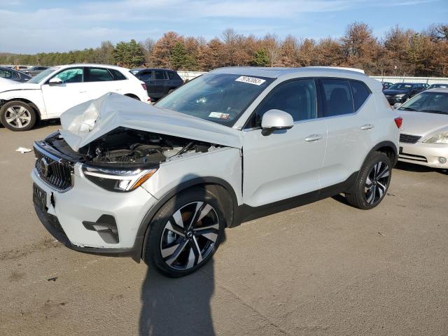Obraz 1 z 2024 VOLVO XC40 PLUS 2024 z VIN YV4L12UE9R2214561